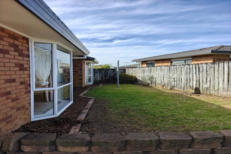 Photo of property in 19a Martin Jugum Lane, Ranui, Auckland, 0612
