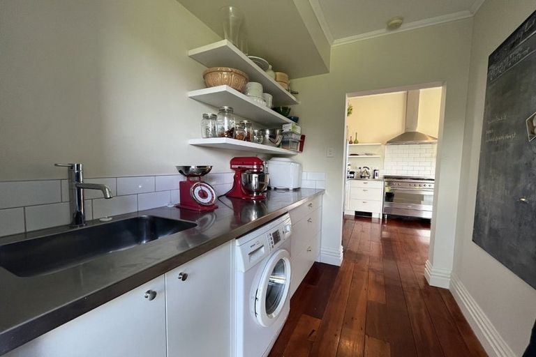 Photo of property in 78 Moana Road, Kelburn, Wellington, 6012