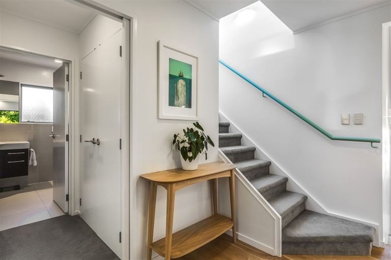 Photo of property in 1/39 Seaton Road, Murrays Bay, Auckland, 0630