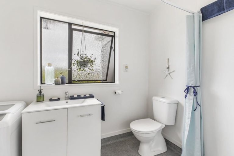 Photo of property in 1 Fantail Court, Orewa, 0931