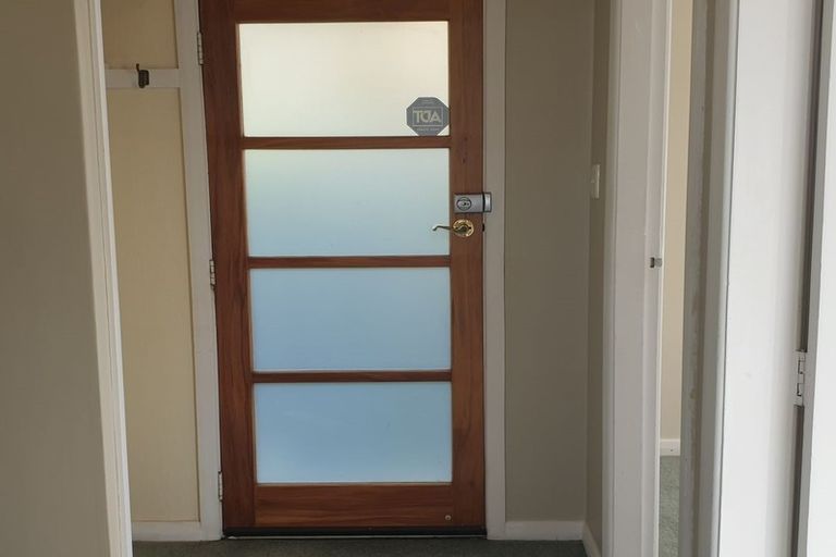 Photo of property in 10 Maher Place, Ranui, Porirua, 5024