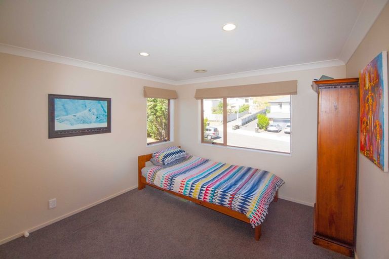 Photo of property in 43 Erlestoke Crescent, Churton Park, Wellington, 6037