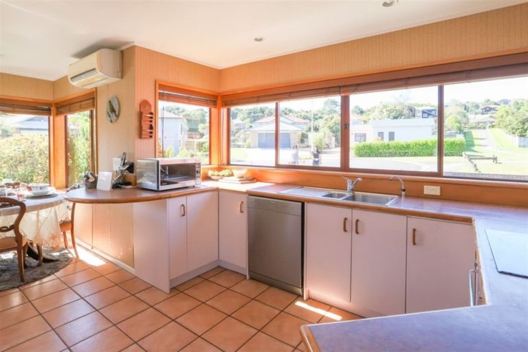 Photo of property in 12 Parkview Avenue, Western Heights, Hamilton, 3200