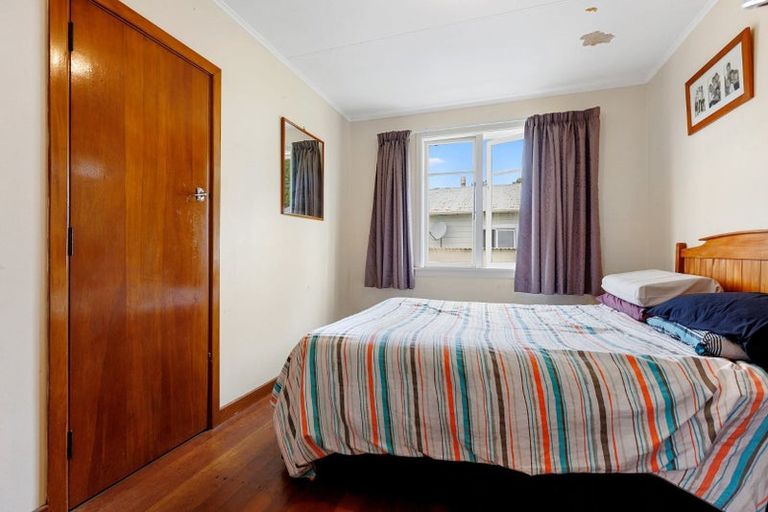 Photo of property in 16 Cumming Street, Okato, 4335