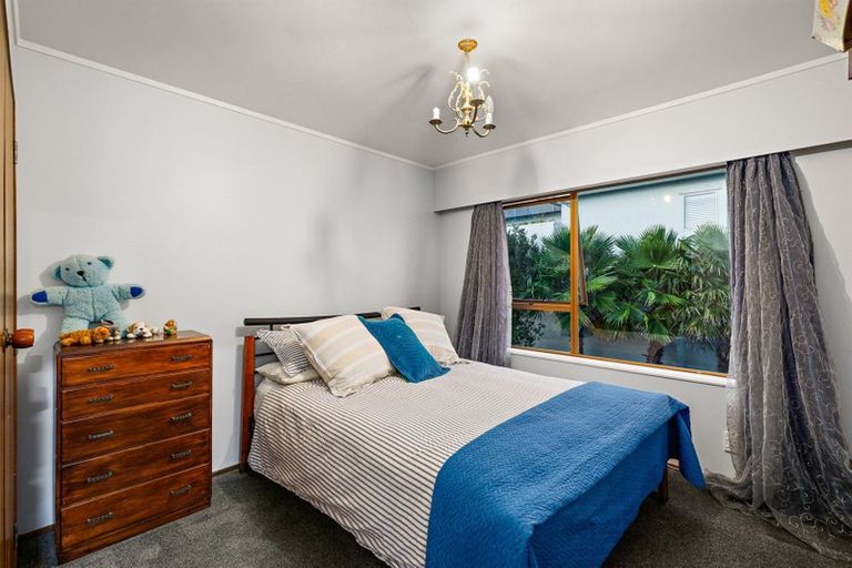 Photo of property in 3/23 Beach Road, Castor Bay, Auckland, 0620