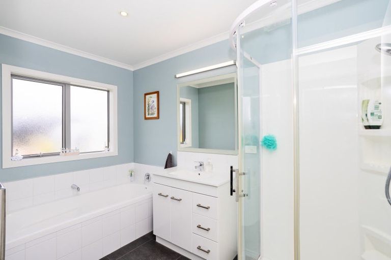 Photo of property in 21 Sunrise Drive, Seaward Bush, Invercargill, 9812
