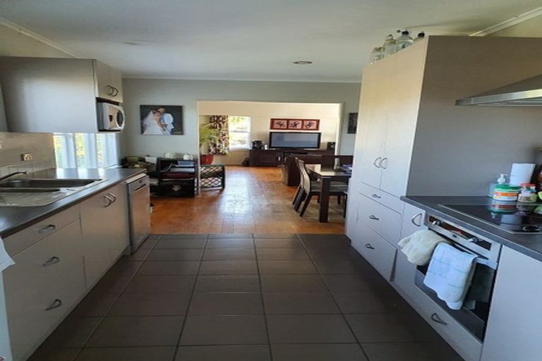 Photo of property in 151 Reeves Road, Pakuranga Heights, Auckland, 2010