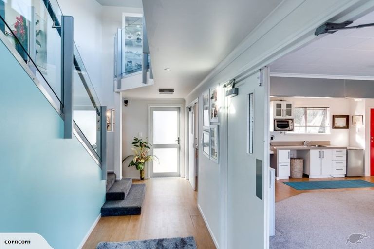 Photo of property in 5 Old Ferry Road, Clive, 4102