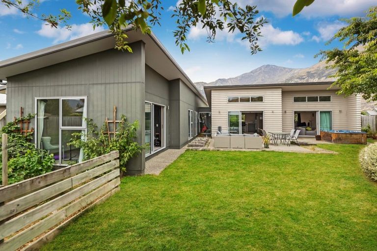 Photo of property in 27 Lochnagar Drive, Lake Hayes, Queenstown, 9304