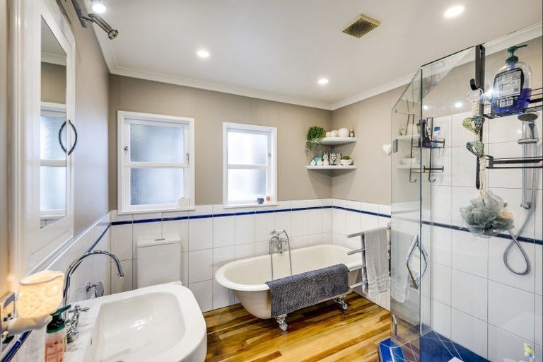 Photo of property in 10 Hastie Place, Onekawa, Napier, 4110