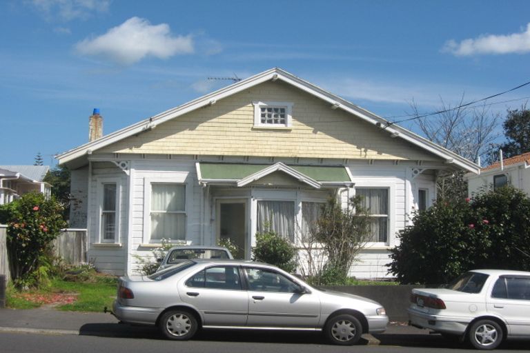 Photo of property in 52 Dawson Street, New Plymouth, 4310