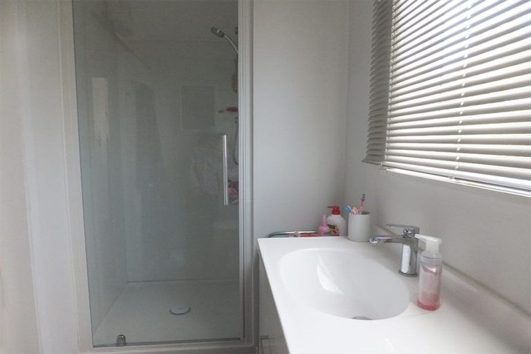 Photo of property in 211 Avonhead Road, Avonhead, Christchurch, 8042