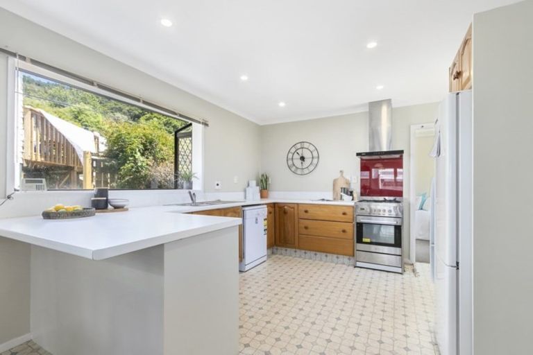 Photo of property in 68 Lees Grove, Wainuiomata, Lower Hutt, 5014