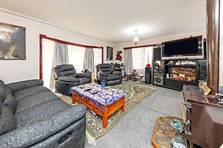 Photo of property in 58 Moncrieff Avenue, Clendon Park, Auckland, 2103