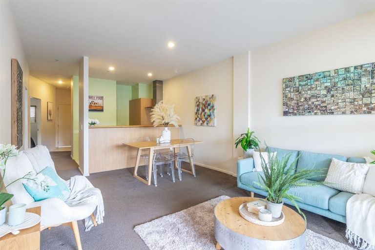 Photo of property in Stadium Garden Flats, 305/107 Thorndon Quay, Pipitea, Wellington, 6011