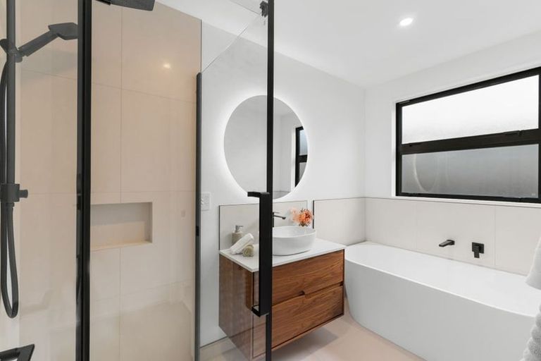 Photo of property in 2 Ferbane Way, Halswell, Christchurch, 8025