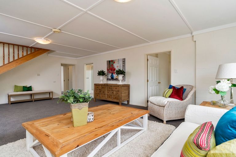 Photo of property in 10 Bendale Place, Papatoetoe, Auckland, 2025