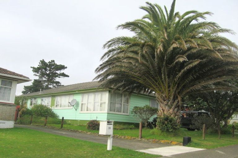 Photo of property in 17 Sasanof View, Ascot Park, Porirua, 5024