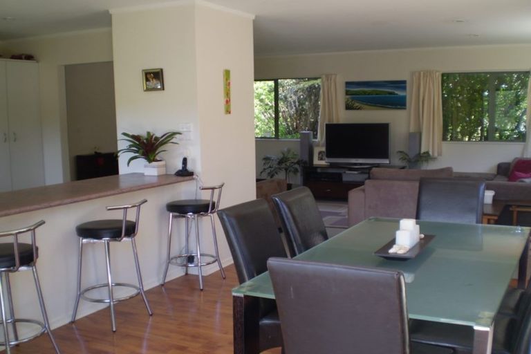 Photo of property in 13 Woodhams Street, Beach Haven, Auckland, 0626