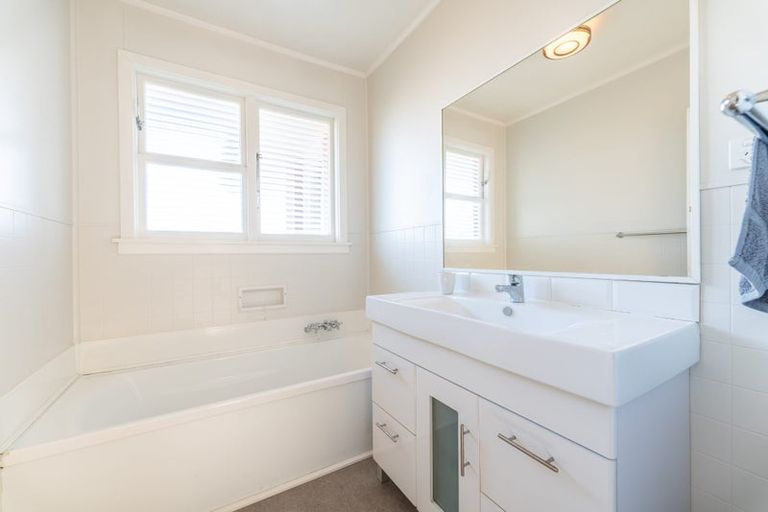 Photo of property in 5 Hobbs Street, Waimataitai, Timaru, 7910