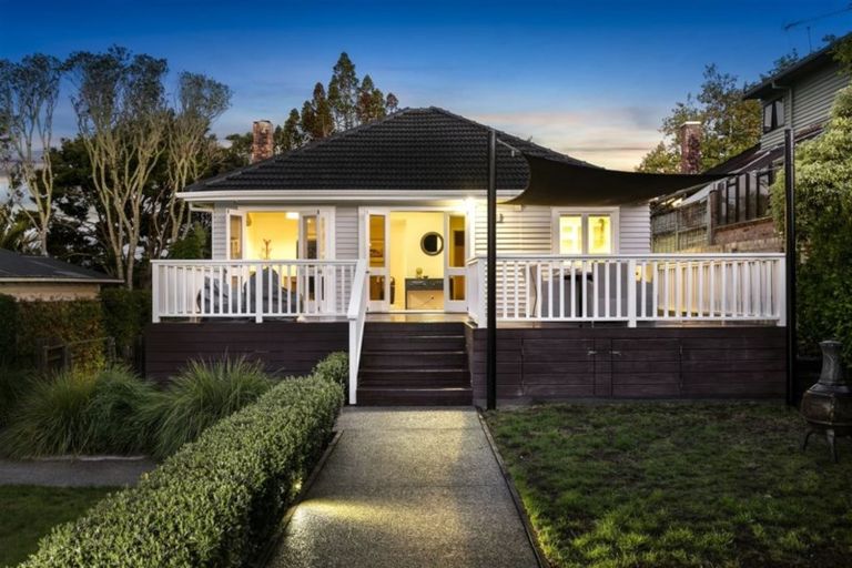 Photo of property in 18 Glade Place, Birkenhead, Auckland, 0626