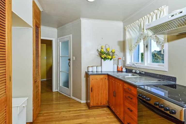 Photo of property in 5 Waverley Avenue, Glenfield, Auckland, 0629