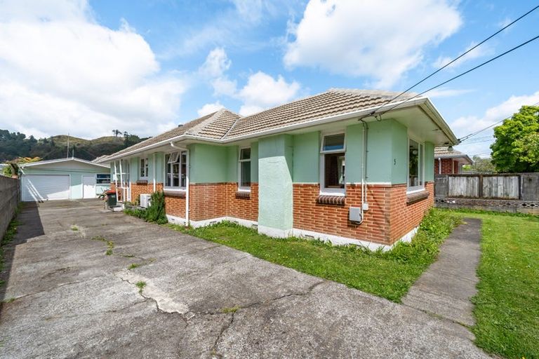 Photo of property in 5 Seddon Street, Wallaceville, Upper Hutt, 5018