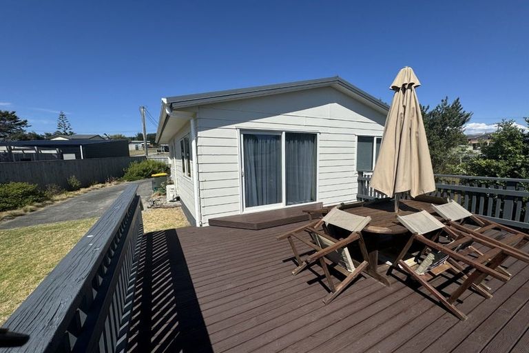 Photo of property in 85 Kahukura Avenue, Waitarere Beach, Levin, 5510