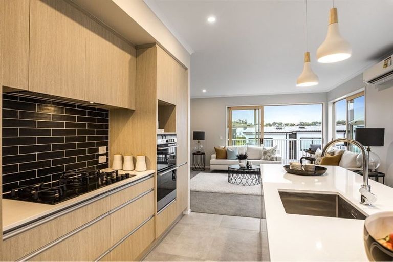 Photo of property in 24 Kuku Avenue, Red Beach, 0932