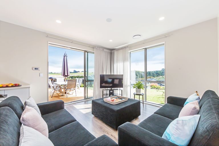 Photo of property in 23 Flavell Drive, Orewa, 0931