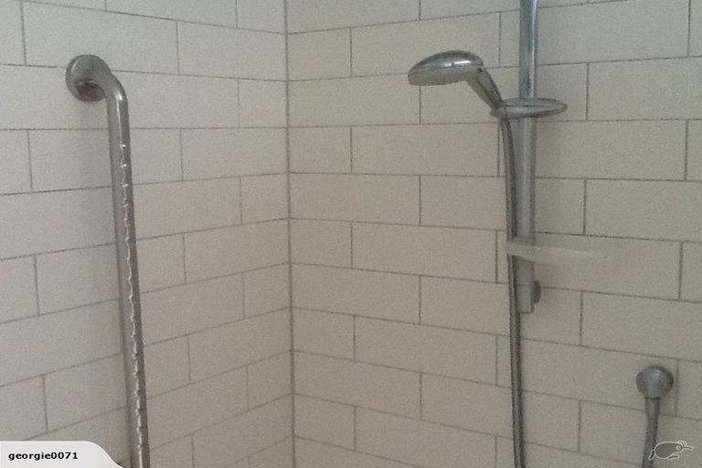 Photo of property in 14 Vienna Place, Birkenhead, Auckland, 0626