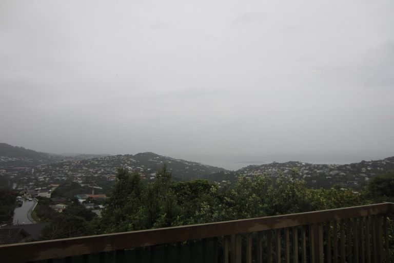 Photo of property in 3a Oldham Way, Crofton Downs, Wellington, 6035