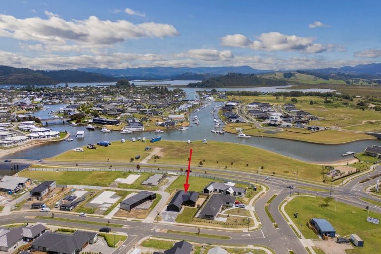Photo of property in 4 Ngaroma Crescent, Whitianga, 3510