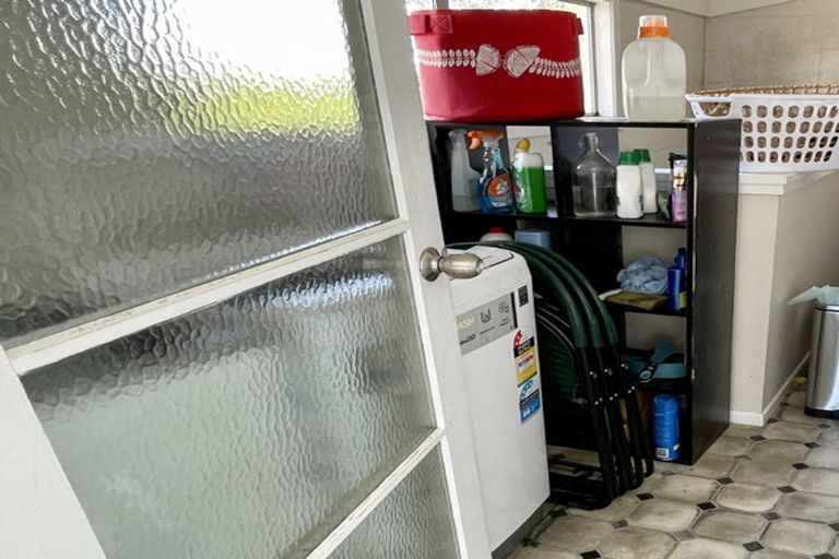 Photo of property in 6 Dudding Avenue, Northcote, Auckland, 0627