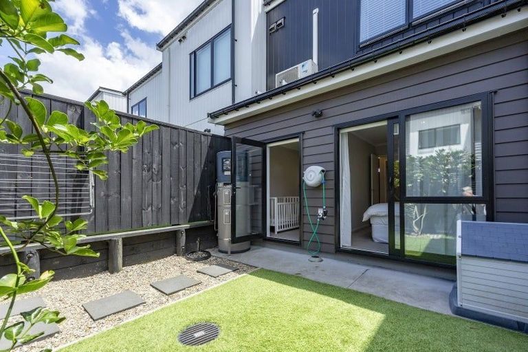 Photo of property in 17 Malcolm Calder Road, Hobsonville, Auckland, 0616