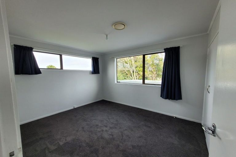 Photo of property in 2 Massine Place, Randwick Park, Auckland, 2105