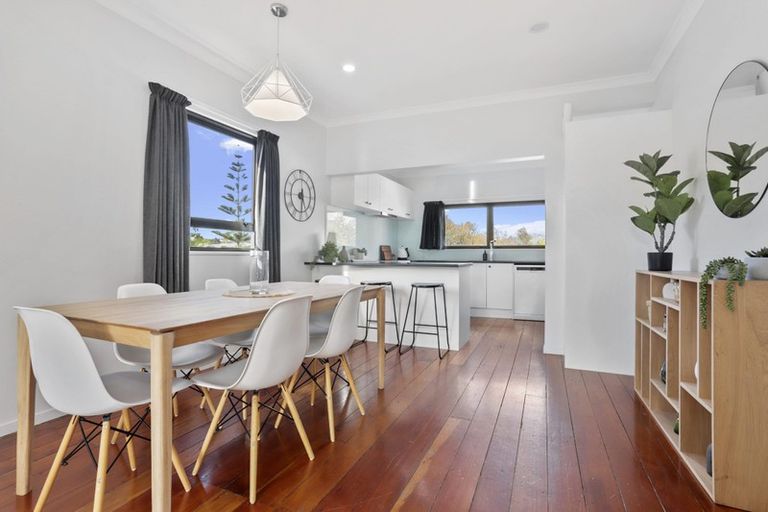 Photo of property in 294 West Coast Road, Glen Eden, Auckland, 0602