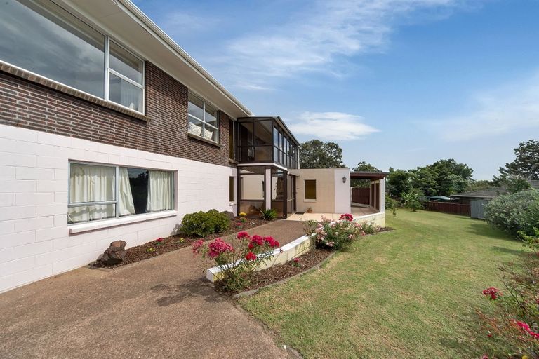 Photo of property in 10 Bendale Place, Papatoetoe, Auckland, 2025