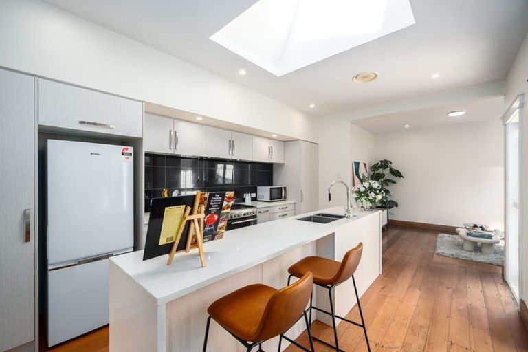 Photo of property in 9 Wavell Street, Karori, Wellington, 6012