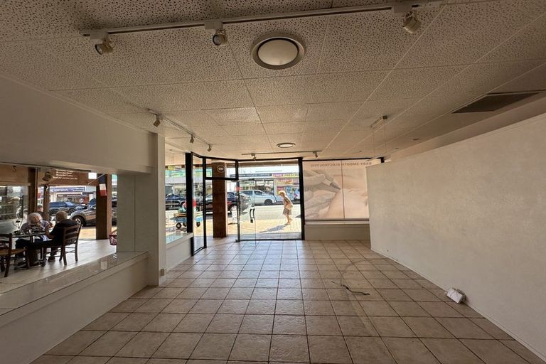 Photo of property in 160 Kitchener Road, Pukekohe, 2120