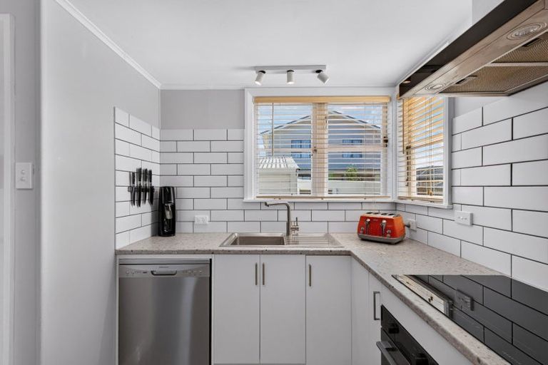 Photo of property in 1 Lowry Terrace, Marewa, Napier, 4110