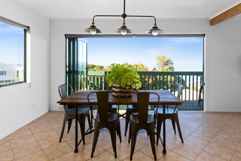 Photo of property in 135 Priestley Terrace, Bluff Hill, Napier, 4110