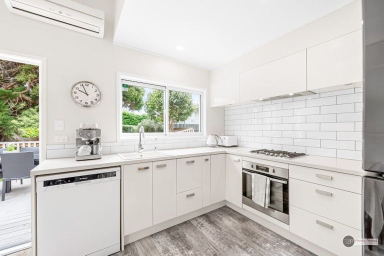 Photo of property in 44 Harbour View Road, Harbour View, Lower Hutt, 5010