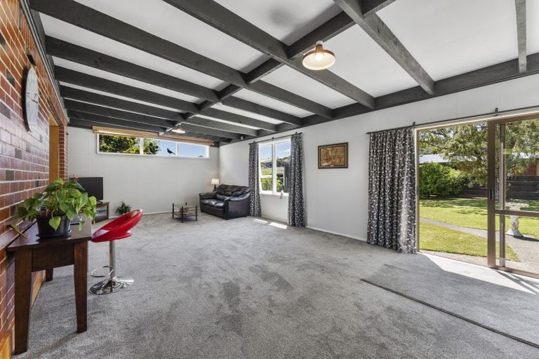 Photo of property in 18a Hawthorn Crescent, Stokes Valley, Lower Hutt, 5019