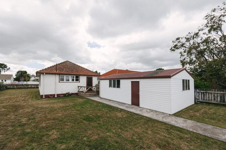 Photo of property in 24 Thames Street, Roslyn, Palmerston North, 4414