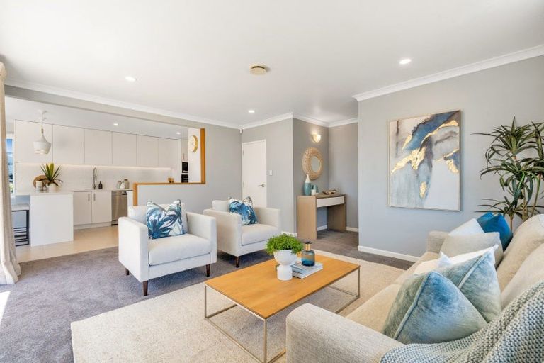 Photo of property in 17 Advene Road, Cockle Bay, Auckland, 2014