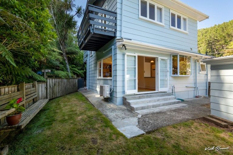 Photo of property in 33 Elmslie Road, Pinehaven, Upper Hutt, 5019