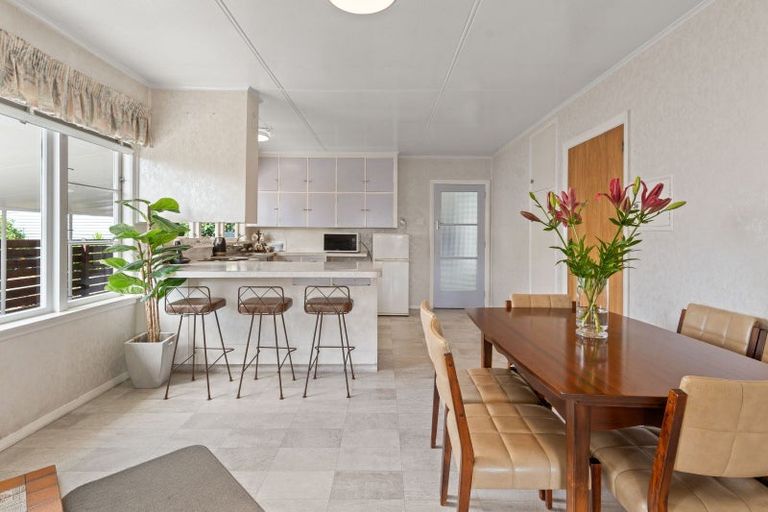 Photo of property in 17 Brooklyn Road, Carterton, 5713