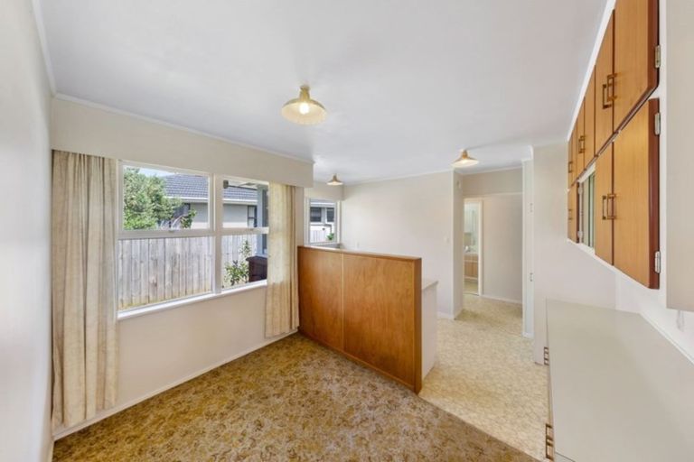 Photo of property in 2/55 Orams Road, Hillpark, Auckland, 2102