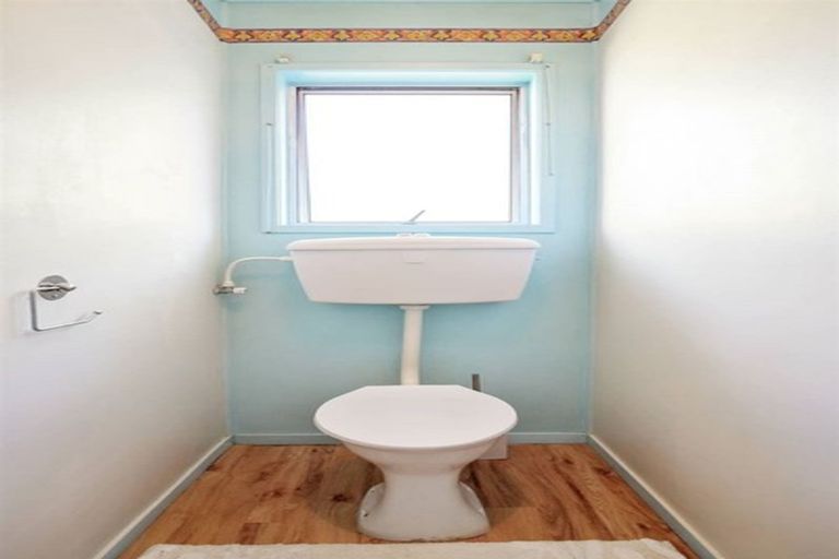 Photo of property in 15 Sispara Place, Beach Haven, Auckland, 0626